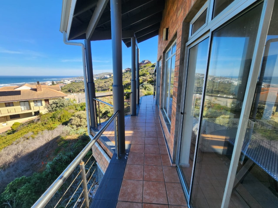 5 Bedroom Property for Sale in Jongensfontein Western Cape